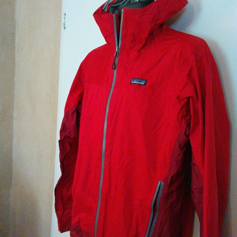 Patagonia windbreaker